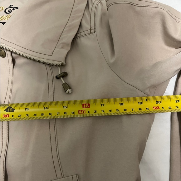 That Trench! - Picture 8 of 8